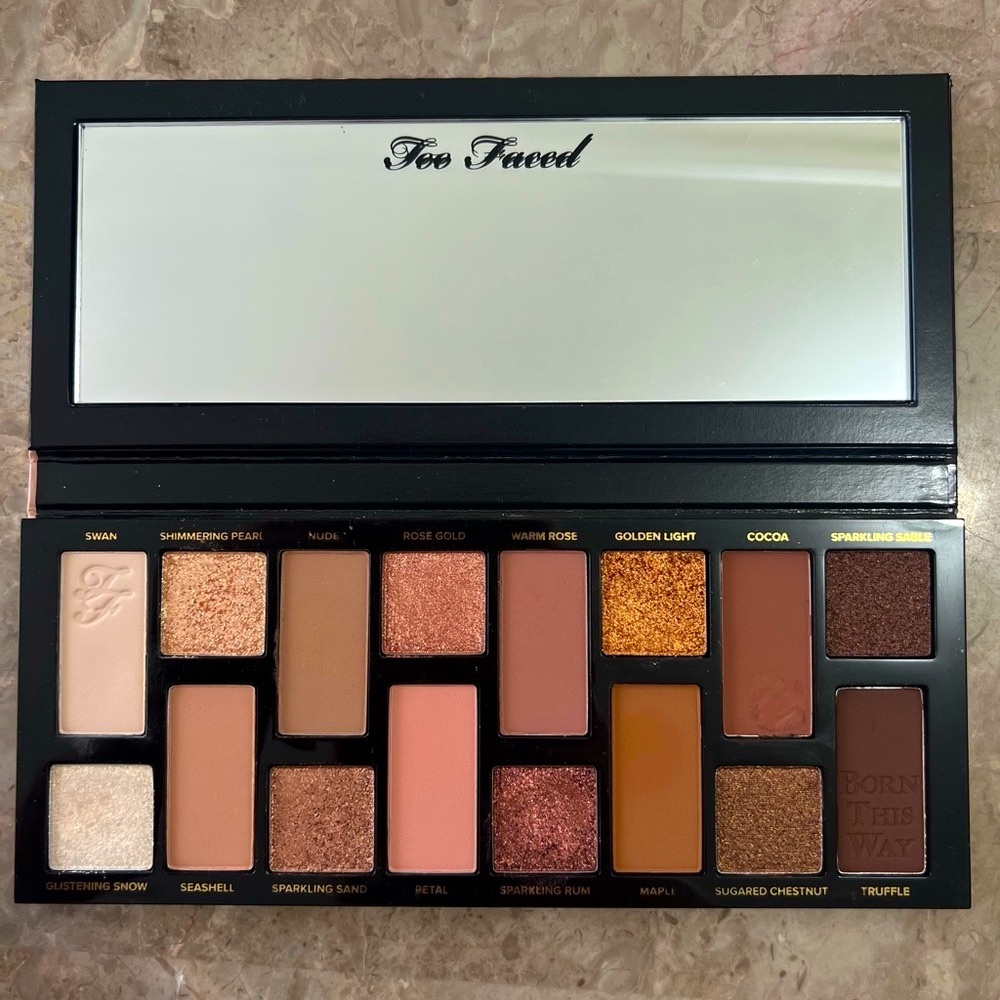 TOO FACED Born This Way The Natural Nudes Eye Shadow Palette